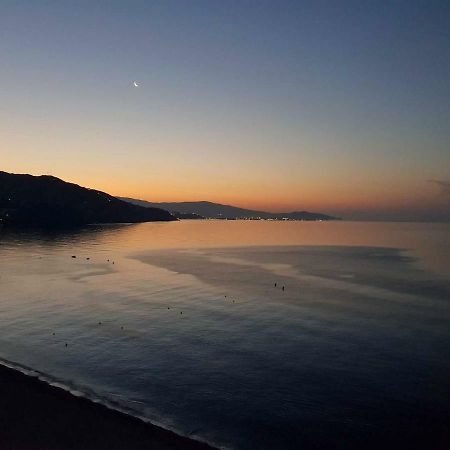 Atico En Almunecar. Primera Linea De Playa Con Vistas Espectaculares 外观 照片