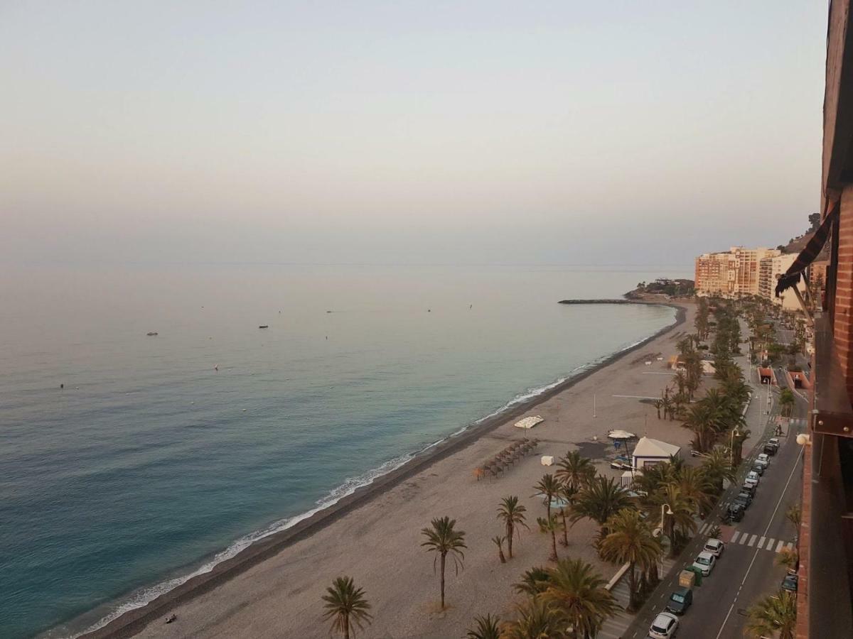Atico En Almunecar. Primera Linea De Playa Con Vistas Espectaculares 外观 照片